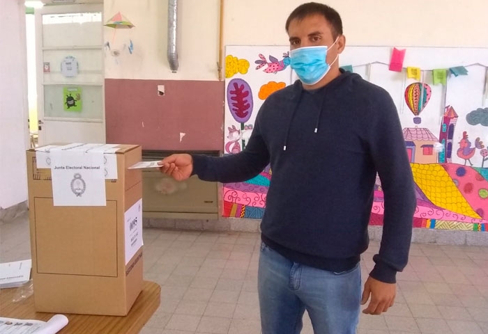 Lappena votó en Pirovano