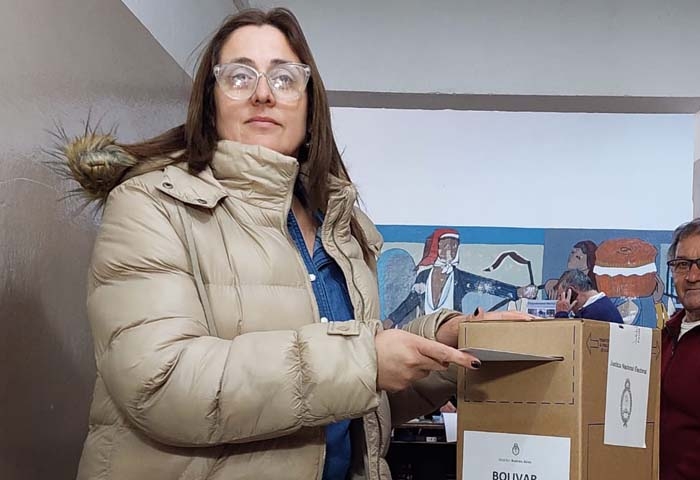 Patricia Unsaín votó en el Instituto N° 27