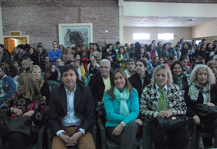 Acerbo acompañó la Jura de la Bandera