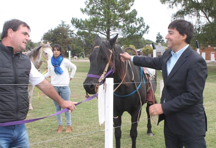 Acerbo inauguró la Escuela de Equinoterapia