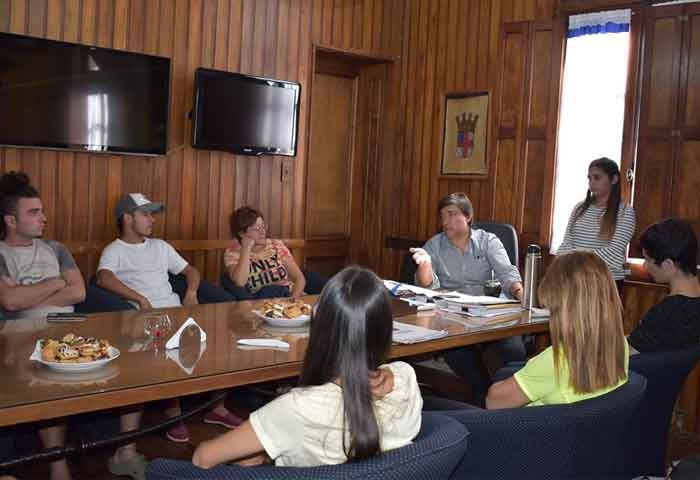 Acerbo se reunió con estudiantes