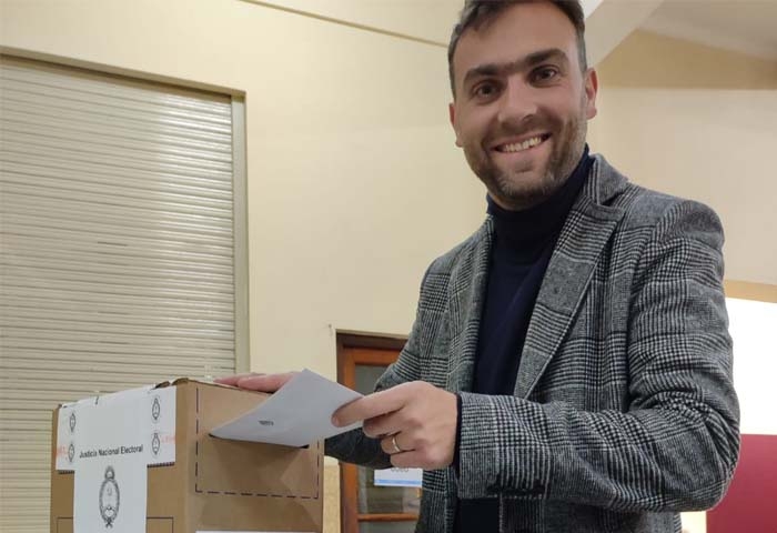 Andrés Porris votó en el Jesús Sacramentado