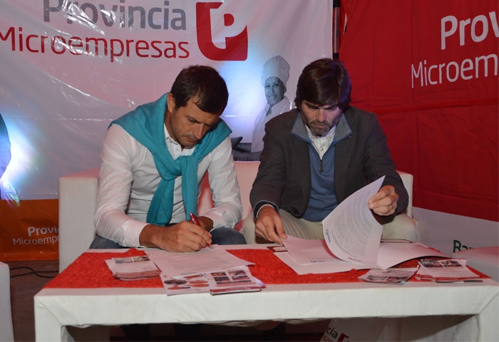 Bucca firmó convenio con Provincia Microempresas