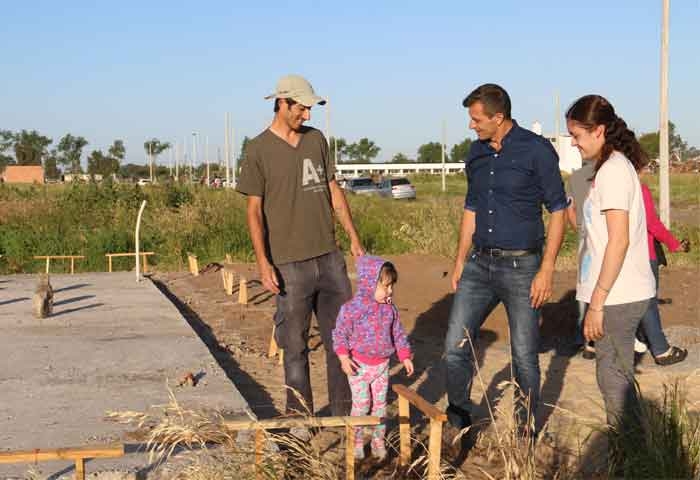 Bucca recorrió el predio de lotes con servicios