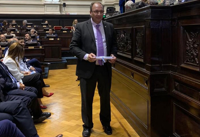 Capra recibió su diploma como intendente