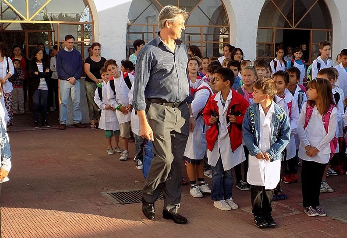 Cortés participó del acto de inicio de clases