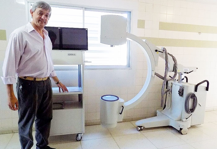 Cortés presentó nueva aparatología en salud