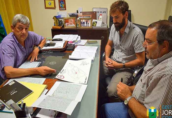 Cortes recibió al inspector de obra de Hidráulica