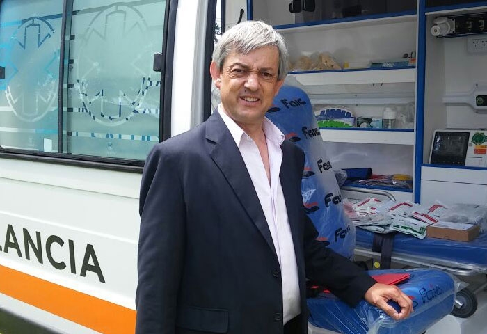 Cortés recibió de Macri la nueva ambulancia