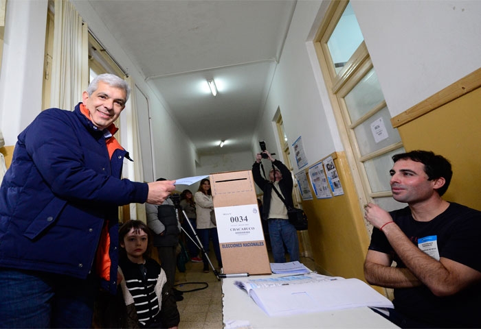 Domínguez votó en la Escuela N° 3 de Chacabuco