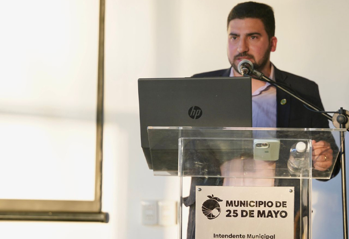 <br />
<b>Notice</b>:  Undefined offset: 0 in <b>/home/uv026317/public_html/in_ultimas-lateral.php</b> on line <b>23</b><br />
<br />
<b>Notice</b>:  Trying to access array offset on value of type null in <b>/home/uv026317/public_html/in_ultimas-lateral.php</b> on line <b>23</b><br />
