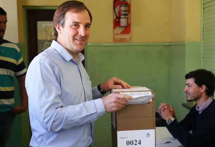 Erreca votó en la Escuela Nº 6