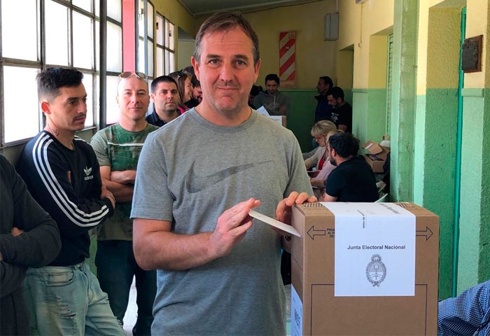 Erreca votó en la Escuela N° 6