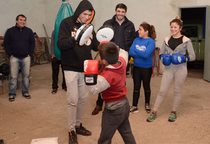 Galli apoya el boxeo en los barrios