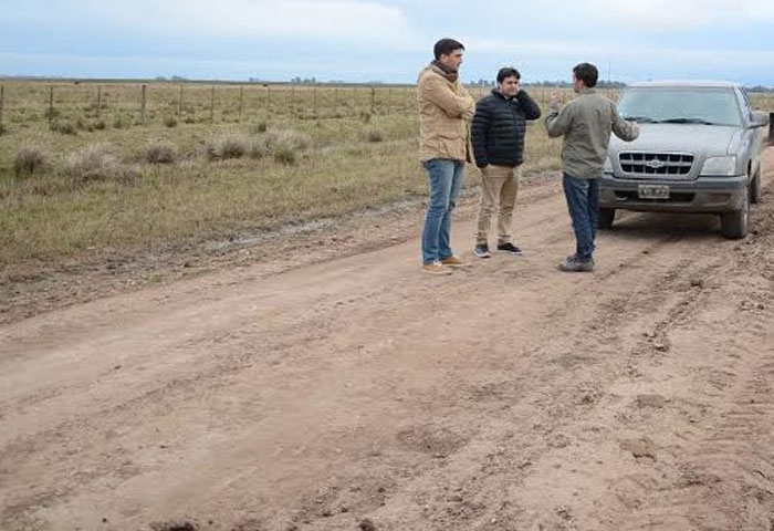 Galli piensa en la mejora de los caminos rurales