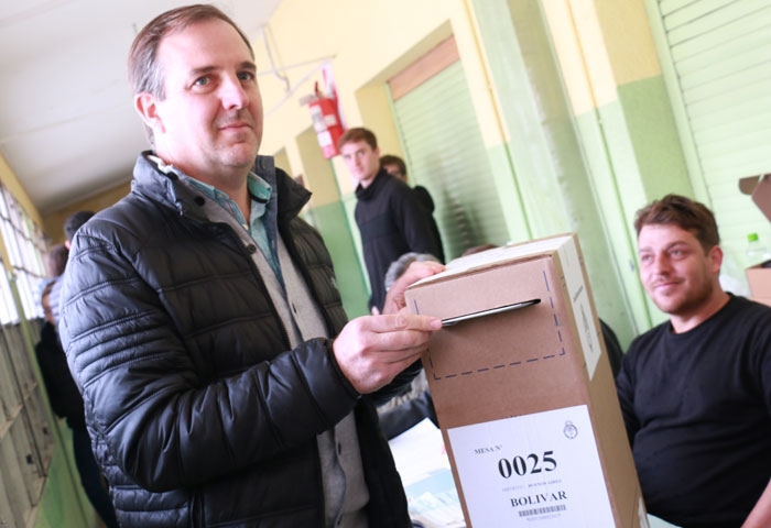 José Gabriel Erreca votó en la Escuela 6