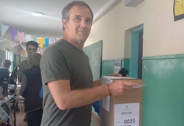 José Gabriel Erreca votó en la Escuela N° 6