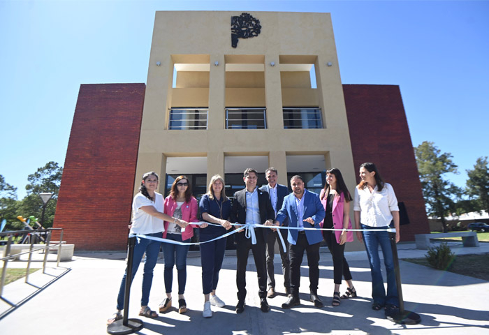 Kicillof inauguró la Casa de la Provincia en Colón