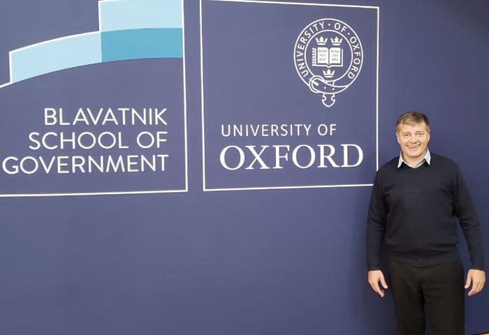 Morán viajó a Oxford, Inglaterra