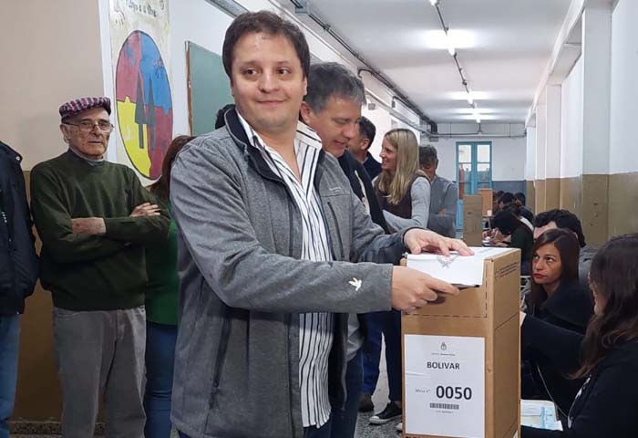 Nicolás Morán votó en la Escuela N° 2