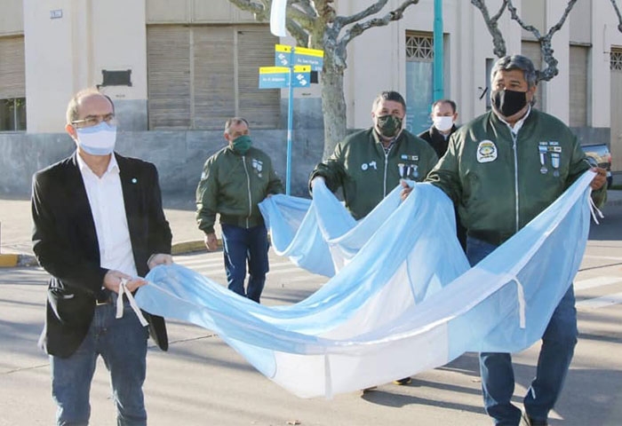 Pisano encabezó los actos del 25 de Mayo