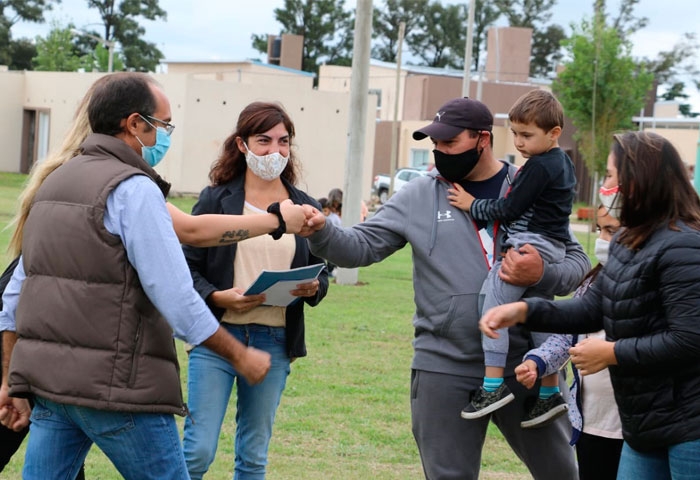 Pisano entregó 27 viviendas del Procrear