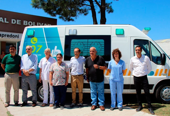 Pisano presentó una nueva ambulancia