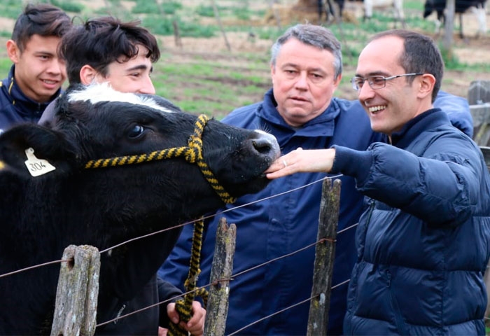 Pisano visitó la Escuela Agrotécnica