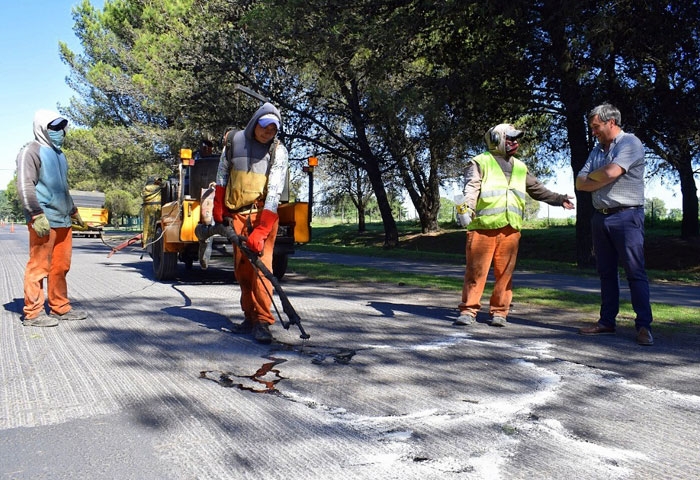 Pugnaloni recorrió la repavimentación del acceso