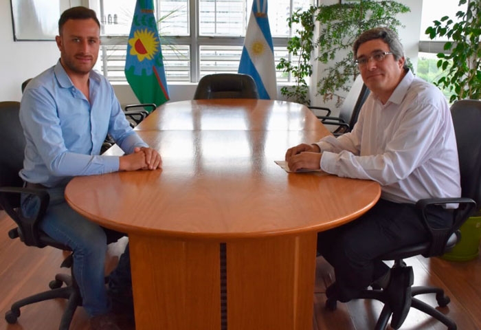 Ralinqueo se reunió con el ministro Rodríguez