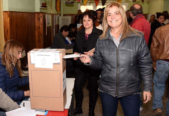 Votaron Margarita Arregui y Héctor Vitale
