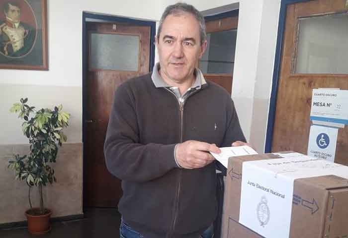 Votó el diputado Luis Oliver